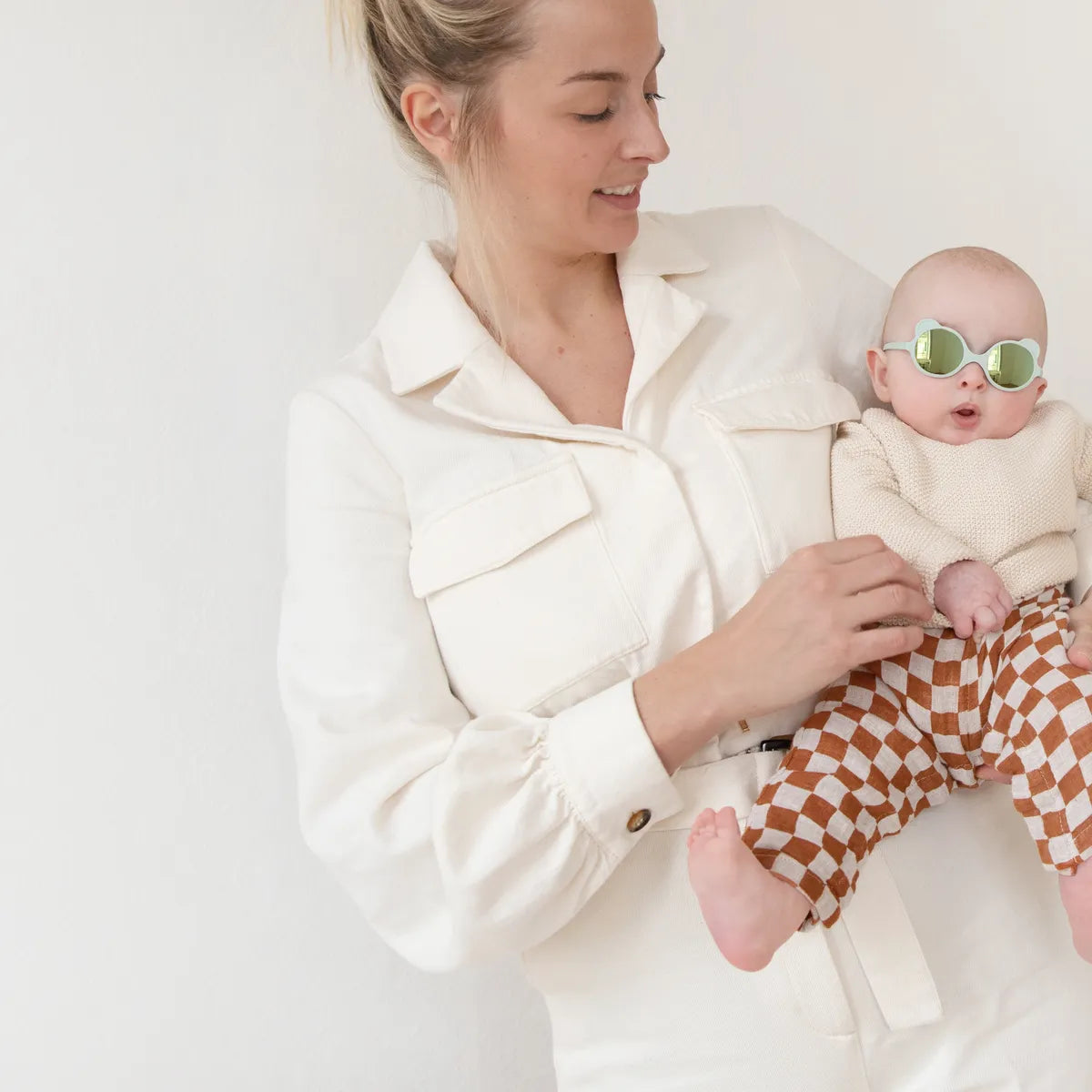 lunettes de soleil bébé enfant ourson vert amande